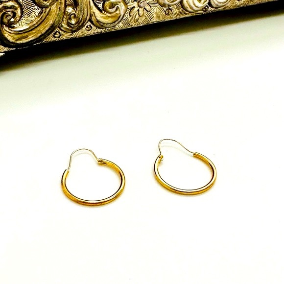 Vintage 14 KT Gold Hoop Dainty Earrings - Picture 6 of 11